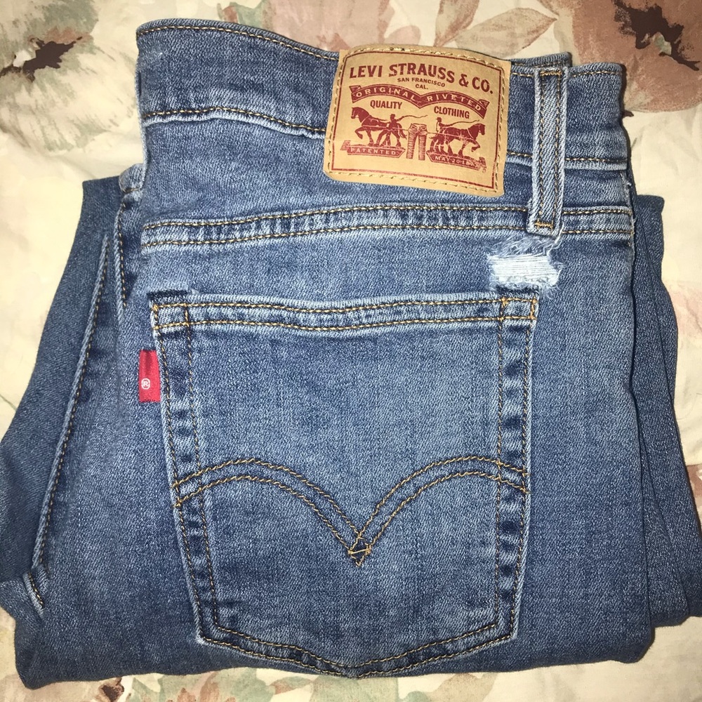Wedgie Cropped Highwaisted Levi’s